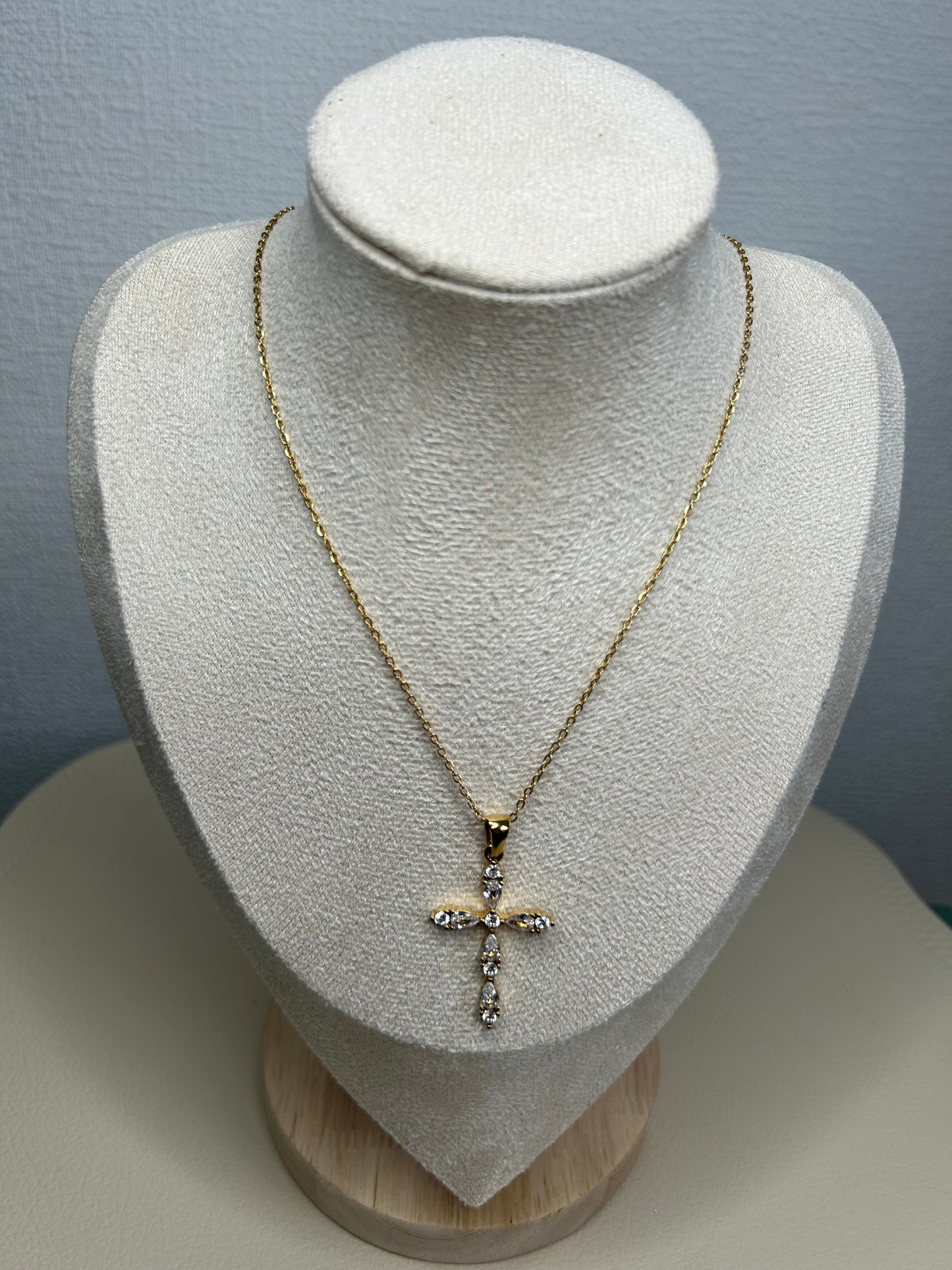 Collier croix en strass – Acier inoxydable doré