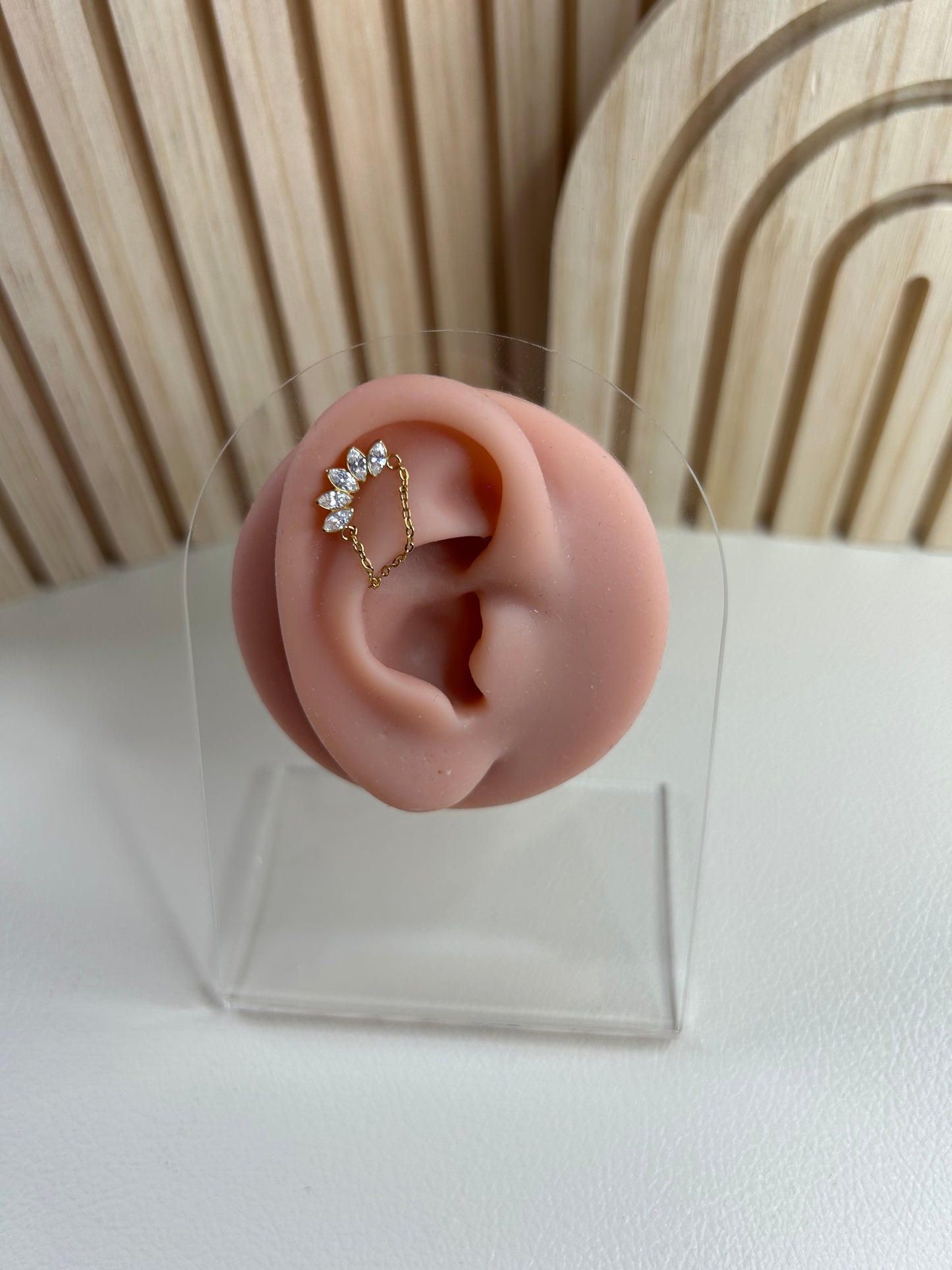 piercing Titane Doré – Strass & Chaîne