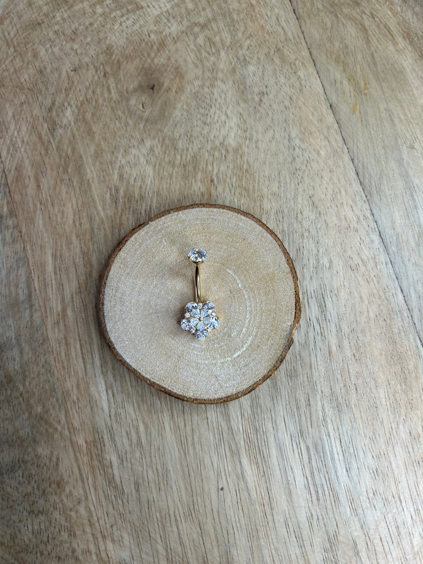 Piercing Nombril Fleur en Titane Doré