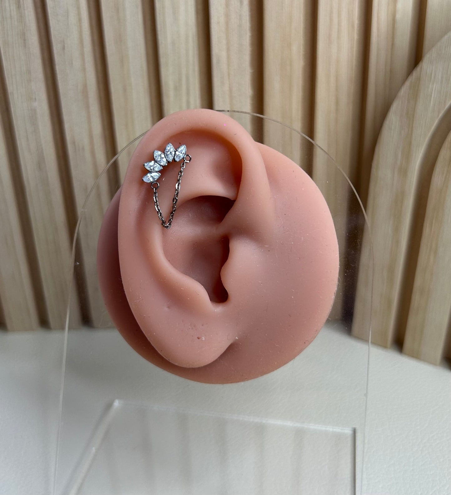 piercing Titane Argenté – Strass & Chaîne