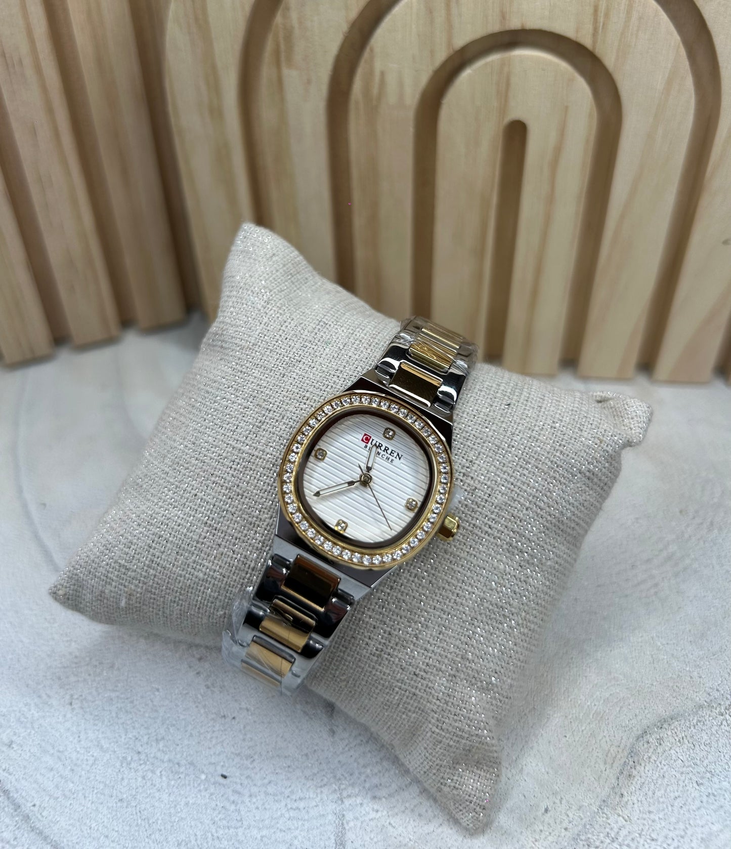 Montre Femme Carrée – Doré & Argenté